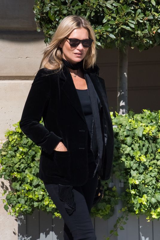 KATE MOSS Leaves Her Hotel in Paris 09/26/2018