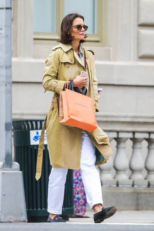 KATIE HOLMES Out on Madison Avenue in New York 09/24/2018