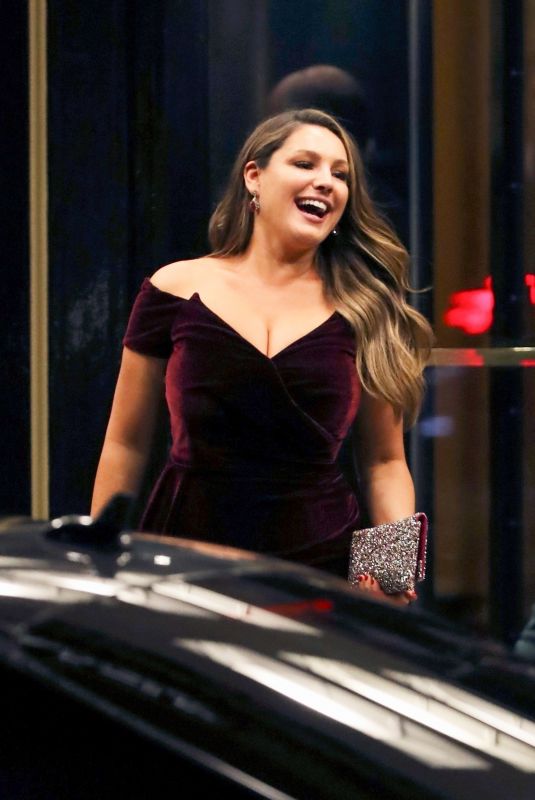 KELLY BROOK Leaves Dorchester Hotel in London 09/10/2018