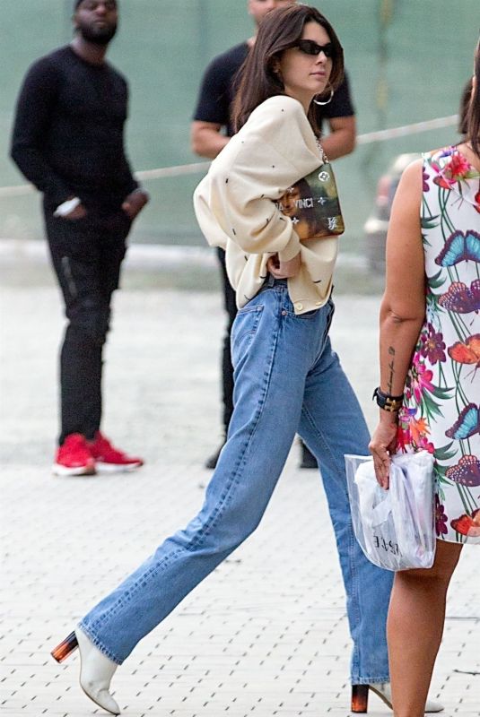 KENDALL JENNER Out and About in Milan 09/21/2018