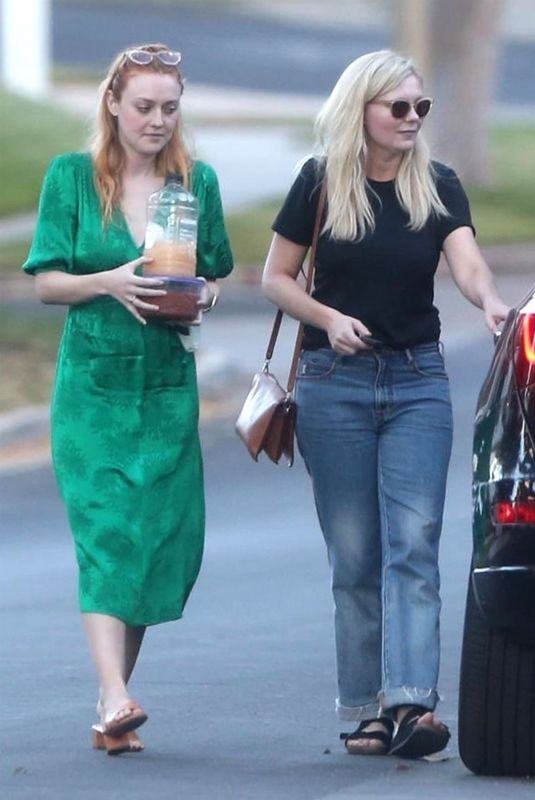 KIRSTEN DUNST and DAKOTA FANNING Out in Los Angeles 09/19/2018