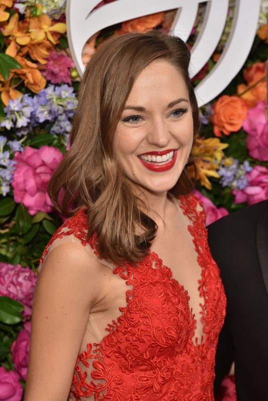 LAURA OSNES at American Theater Wing Gala in New York 09/24/2018