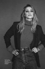 LILI REINHART in L