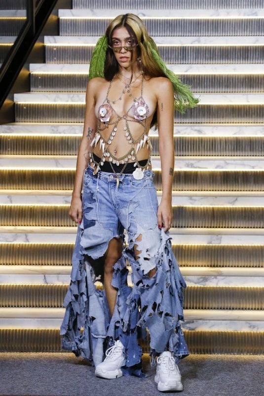 LOURDES LEON at Gypsy Sport’s Fashion Show in New York 09/11/2018