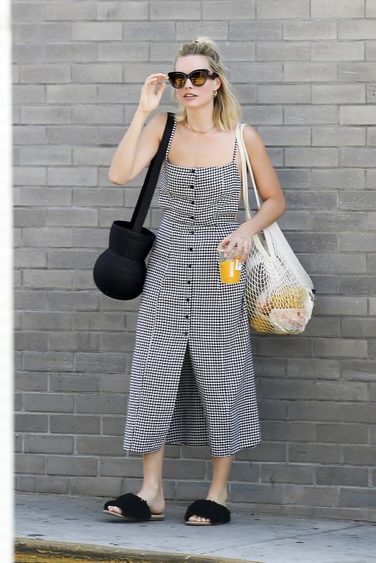MARGOT ROBBIE Out in Los Angeles 09/09/2018