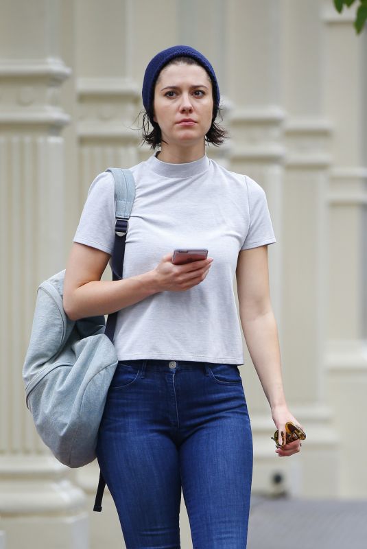 MARY ELIZABETH WINSTEAD Out and About in New York 09/18/2018