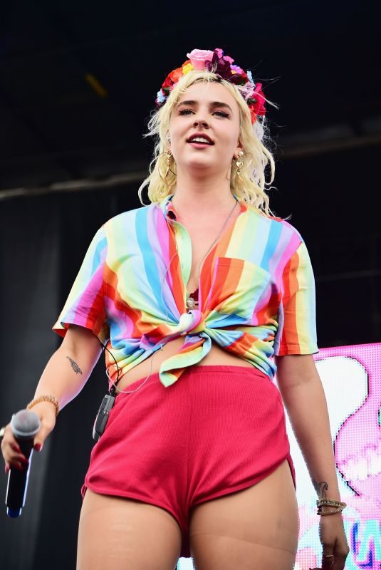 MATY NOYES Performs at Billboard Hot 100 Festival 08/19/2018