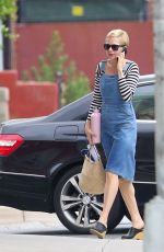 MICHELLE WILLIAMS Out Shopping in New York 09/26/2018