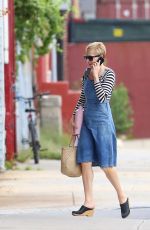 MICHELLE WILLIAMS Out Shopping in New York 09/26/2018