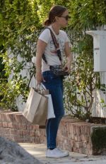 NATALIE PORTMAN Arrives at Her House in Los Angeles 09/21/2018