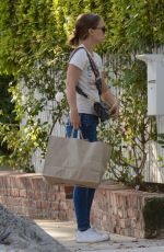 NATALIE PORTMAN Arrives at Her House in Los Angeles 09/21/2018