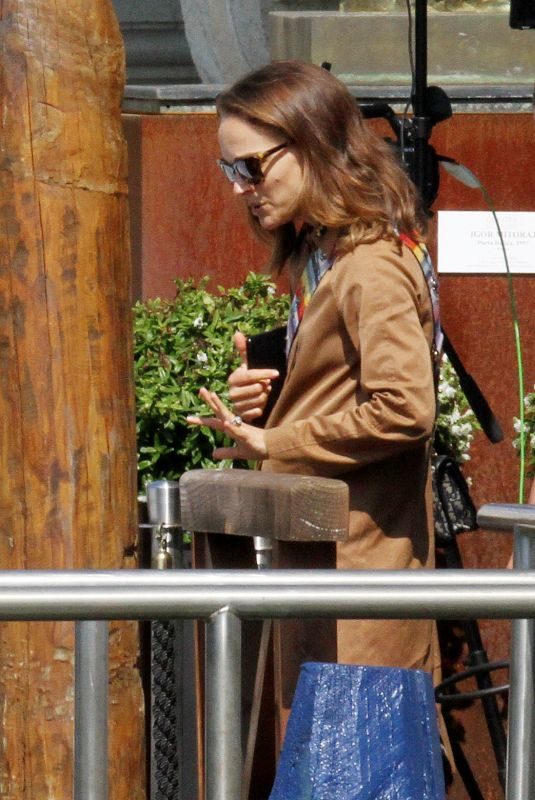 NATALIE PORTMAN Leaves Venice in Taxi Boat 09/06/2018