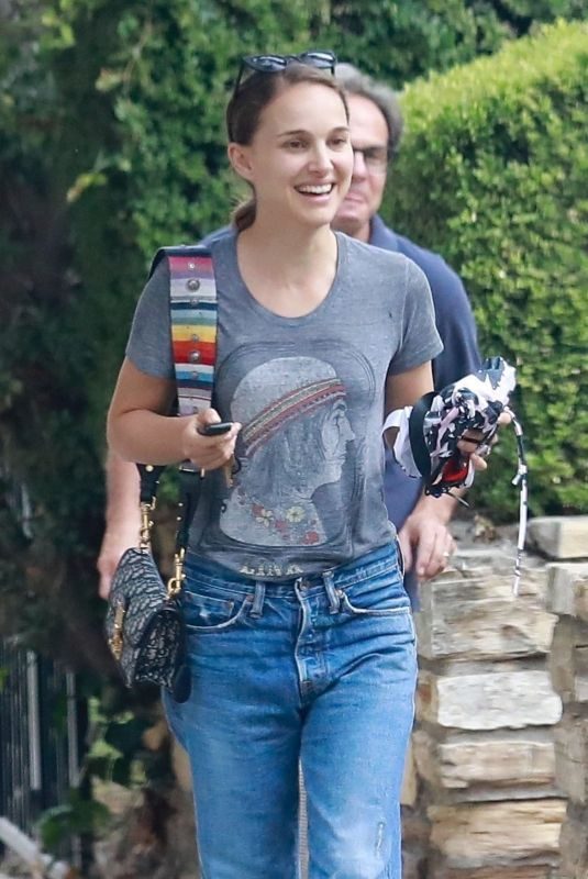 NATALIE PORTMAN Out and About in Los Feliz 09/10/2018