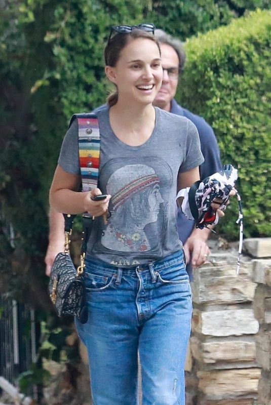 NATALIE PORTMAN Out and About in Los Feliz 09/10/2018