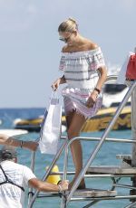 NATASHA POLY Leaves Club 55 in Saint Tropez 09/02/2018