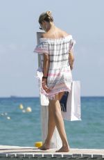 NATASHA POLY Leaves Club 55 in Saint Tropez 09/02/2018