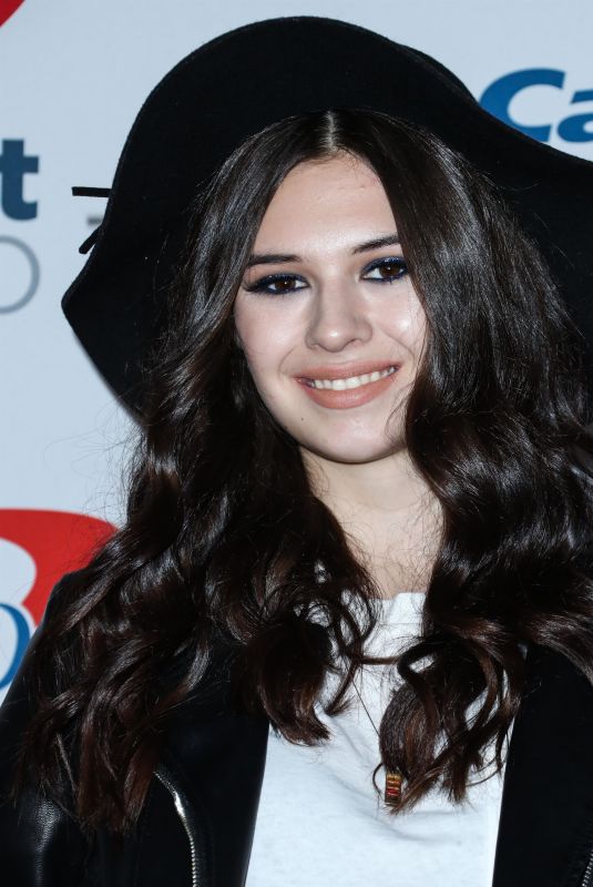 NICOLE MAINES at Iheartradio Music Festival in Las Vegas 09/21/2018