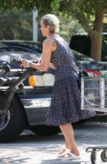 PAULA PATTON Shopping  at Erewhon Market in Los Angeles 09/01/2018