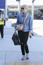 POM KLEMENTIEFF at LAX Airport in Los Angeles 09/19/2018
