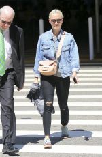 POM KLEMENTIEFF at LAX Airport in Los Angeles 09/19/2018