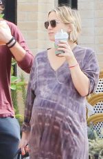 Pregnant KATE HUDSON Out and About in Los Angeles 09/24/2018