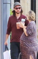 Pregnant KATE HUDSON Out and About in Los Angeles 09/24/2018