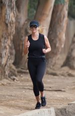 REESE WITHERSPOON Out Jogging in Los Angeles 09/01/2018