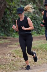 REESE WITHERSPOON Out Jogging in Los Angeles 09/01/2018