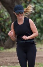 REESE WITHERSPOON Out Jogging in Los Angeles 09/01/2018