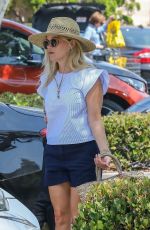 REESE WITHERSPOON Out Shopping at Pacific Palisades 09/01/2018