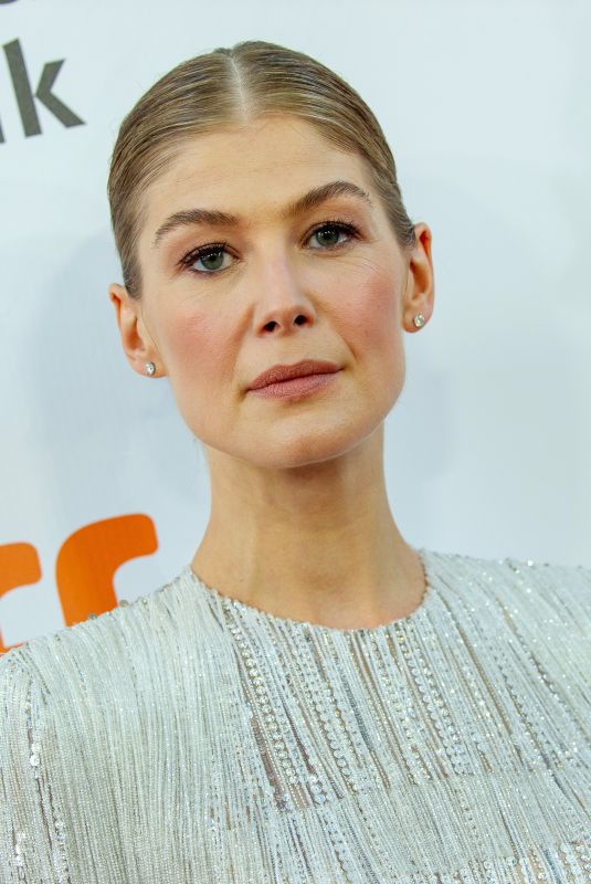 ROSAMUND PIKE at A Private War Premiere at Toronto International Film Festival 09/14/2018