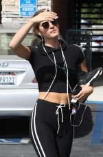 SAHAUNA SEXTON at a Dermatologist Office in Los Angeles 09/26/2018