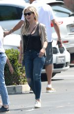 SARAH MICHELLE GELLAR Out in Los Angeles 09/03/2018