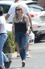 SARAH MICHELLE GELLAR Out in Los Angeles 09/03/2018