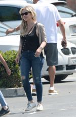 SARAH MICHELLE GELLAR Out in Los Angeles 09/03/2018