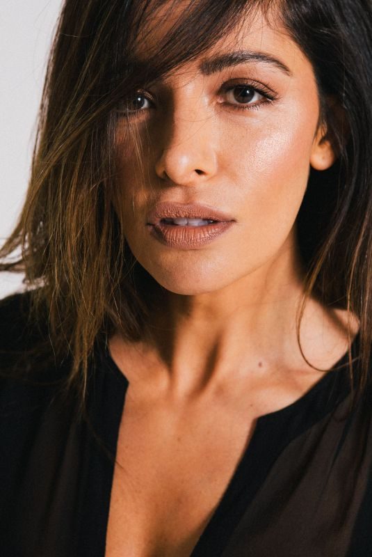 SARAH SHAHI for Elle Magazine, September 2018