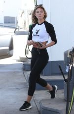 SHAUNA SEZTON at a Gas Station in Woodland Hills 09/22/2018