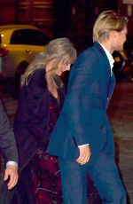 TAYLOR SWIFT Arrives at Her Home in New York 09/29/2018