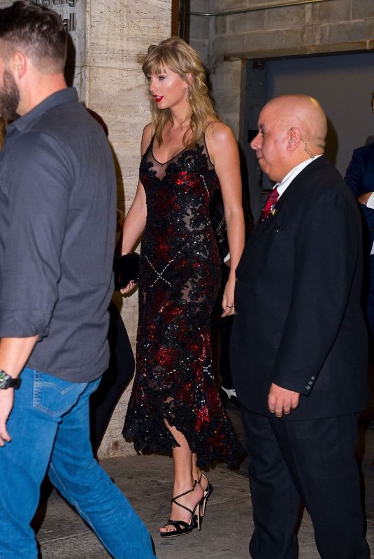TAYLOR SWIFT Leaves Lincoln Center in New York 09/28/2018