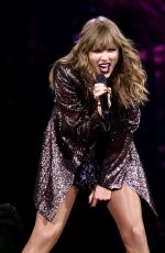 TAYLOR SWIFT Performs at NRG Stadium in Houston 09/29/2018