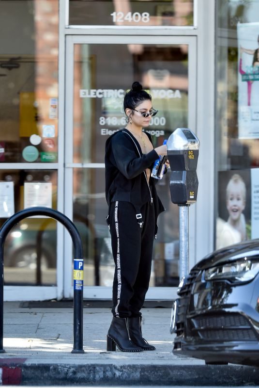 VANESSA HUDGENS Leaves a Gym in Los Angeles 09/08/2018