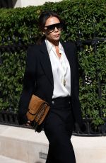 VICTORIA BECKHAM Leaves La Reserve Hotel in Paris 09/26/2018