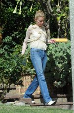 AMBER HEARD Haeading to a Meeting in Los Angeles 10/10/2018