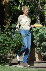AMBER HEARD Haeading to a Meeting in Los Angeles 10/10/2018