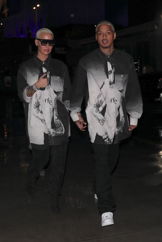 AMBER ROSE at Staples Center in Los Angeles 10/12/2018