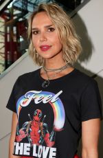 ARIELLE KEBBEL at Midnight Texas Panel at New York Comic-con 10/07/2018