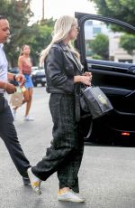 ASHLEE SIMPSON Leaves Nine Zero One Salon in Los Angeles 10/06/2018