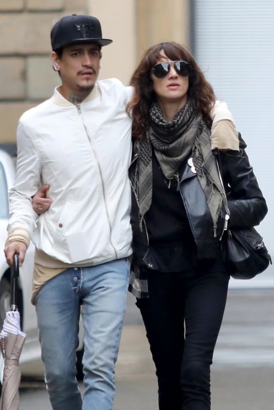 ASIA ARGENTO Out in Florence 10/08/2018