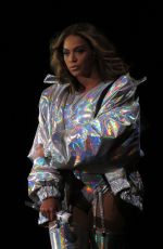 BEYONCE Performs at On the Run II Tour in Vancouver 10/02/2018