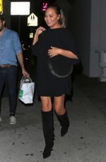 CHRISSY TEIGEN Leaves Jon & Vinny